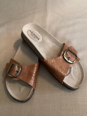 NWOT Arizona Jean Company Copper Textured Buckle Slide Sandals